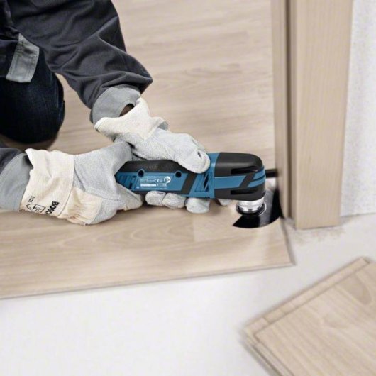 Multiherramienta Bosch GOP 12V-28 Professional a batería compacta