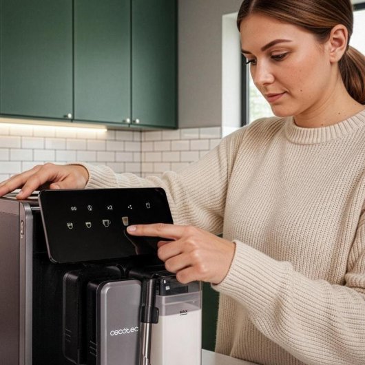 Cremmaet Kaffeevollautomat 2L 19 Bar mit 240ml Milchbehälter