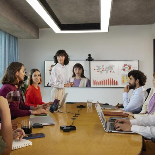 Cámara de videoconferencia Poly Studio E60 4K con zoom óptico 12x y MPTZ