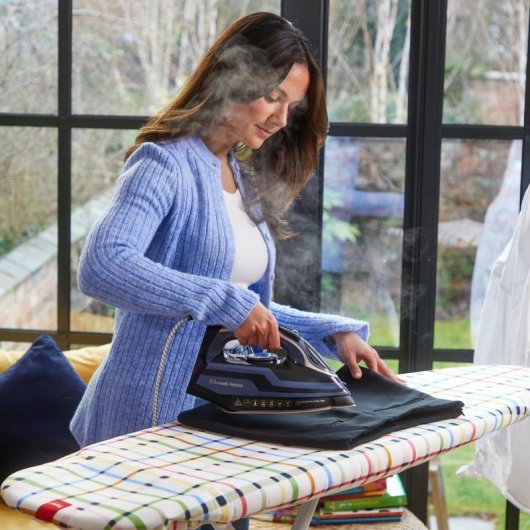 Plancha Russell Hobbs Powersteam Ultra Pro Suela Cerámica 210 g/min