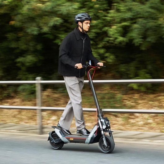 Patinete électrique NAVEE NT5 Max 500W Autonomie 85km Roues 10,5" Freins Disque Noir Gris Rouge