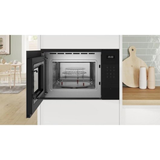 Microondes Bosch Serie 6 BEL554MB2 25 Litres 900W avec Grill et Nettoyage Hydrolyse