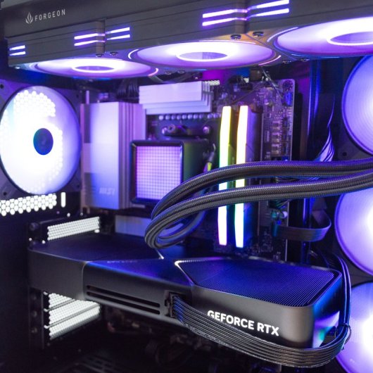 PcCom Ultimate Ryzen 7 9800X3D / 64GB / 2TB SSD / RTX 5090 Founders / Windows 11 Pro