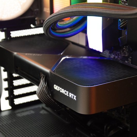 Desktop PcCom Ultimate AMD Ryzen 9 9950X3D 128GB 4TB SSD RTX 5090 Windows 11 Pro