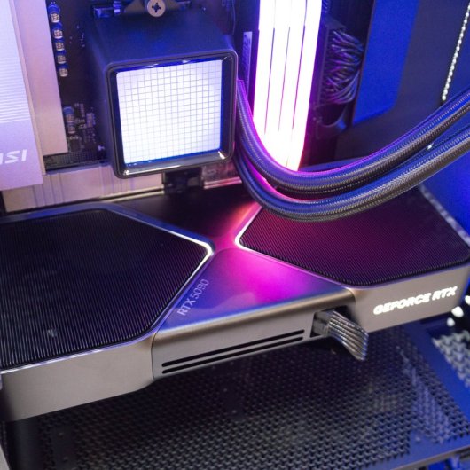 Desktop PcCom Ultimate AMD Ryzen 9 9950X3D 128GB 4TB SSD RTX 5090 Windows 11 Pro