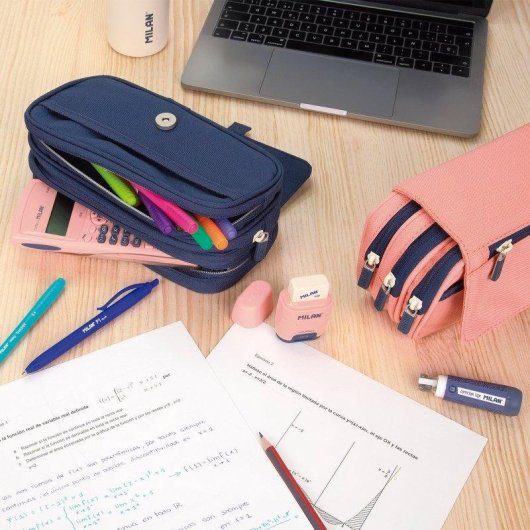 Dreifach-Aktenordner Milan 1918 mit vier Reißverschlüssen für Schreibwaren. Rosa