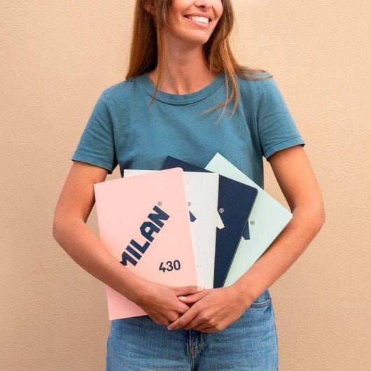 Libreta A4 Milan 430 Encolada Papel Pautado 48 Hojas 95gr Azul