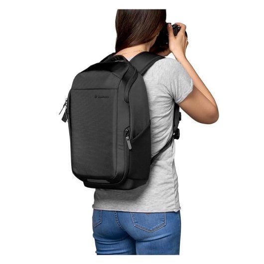 Mochila Manfrotto Compacta Avançada III para Câmera APS-C e Portátil 13 Polegadas