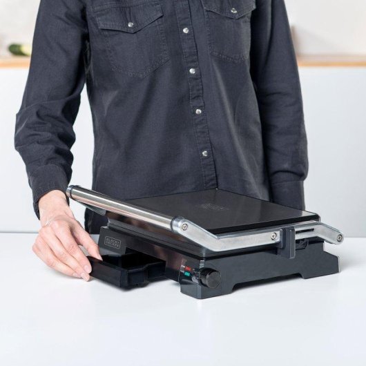 Parrilla Grill Eléctrica Black+Decker 2200W 29x23cm Apertura 180º