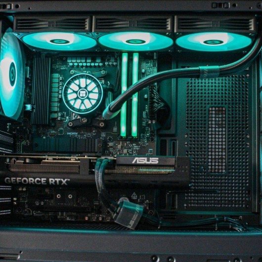 PC Sobremesa PCM Aeon Intel Core Ultra 5 250K Plus 32GB 1TB SSD RTX 5060 Ti Windows 11 Pro WiFi6