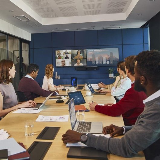 Barra de Vídeo Poly Studio X72 4K Ultra HD Inteligente para Salas Grandes