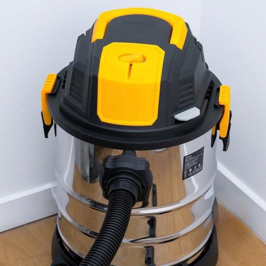 Aspiradora Industrial Klack 1200W Multiuso Sólidos Líquidos 20L