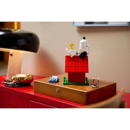 LEGO Ideas Peanuts La Caseta de Snoopy 21368 964 piezas