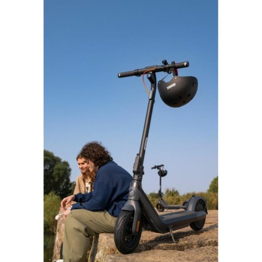 Elektroroller Ninebot E2 Pro 20 km/h 3 Modi Display Grau