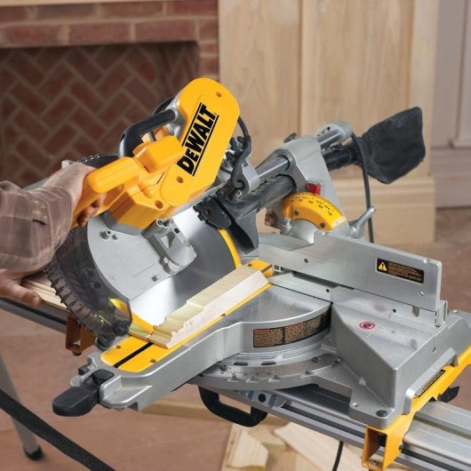 Seghetto a muletto DeWALT DWS780 1675 W