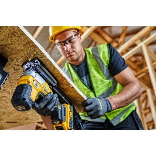 Sierra eléctrica DeWALT DCS335N-XJ 2 kg