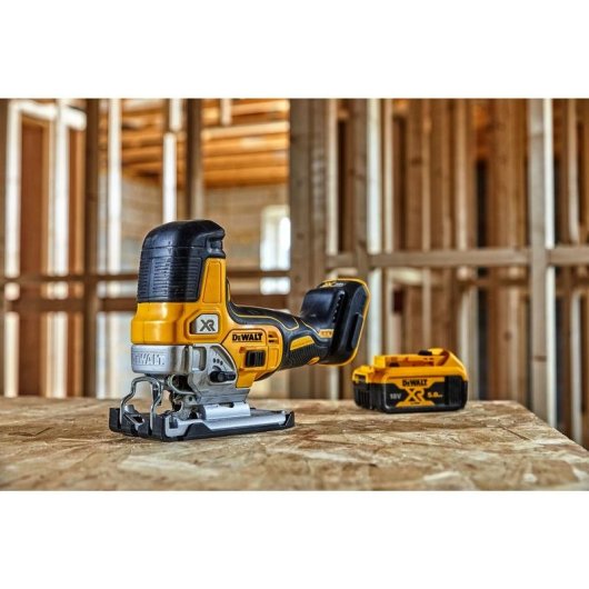 Sierra eléctrica DeWALT DCS335N-XJ 2 kg