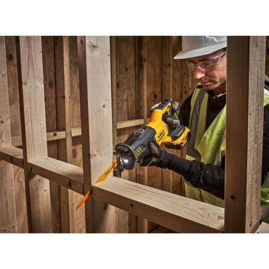 Sierra recíproca DeWALT DCS382N-XJ 2,3 kg