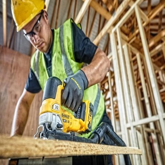 Serra elétrica DeWALT DCS334P2-QW 3200 spm 45°