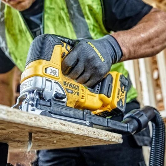 Sierra eléctrica DeWALT DCS334N-XJ 3200 spm 13,5 cm Batería