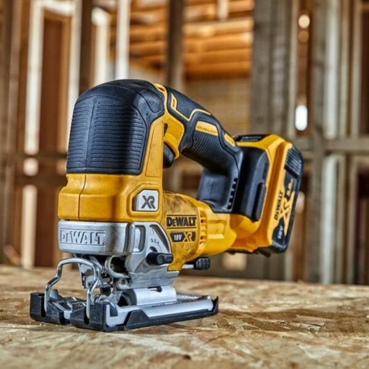 Sierra eléctrica DeWALT DCS334N-XJ 3200 spm 13,5 cm Batería