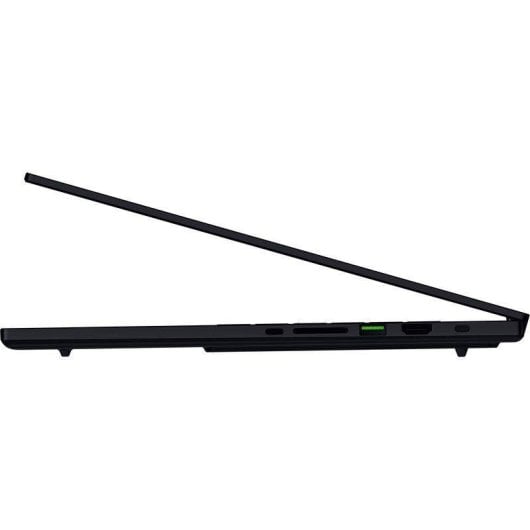 Ordinateur portable Razer Blade 16 16" Intel Core Ultra 9 386H 64GB 2TB SSD RTX 5090 Windows 11