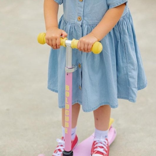 Patinete infantil Boldcube 3 ruedas 30 kg altura ajustable Rosa