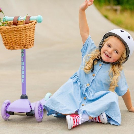 Patinete infantil Boldcube 3 ruedas 30 kg altura regulable lila