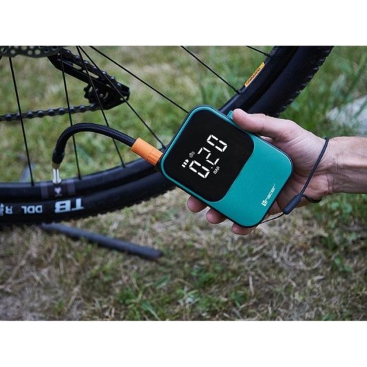Compresor portátil Tracer 12V 4000 mAh 10 bar con powerbank y LED