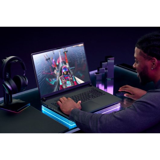 Portátil ASUS ROG Strix SCAR 18 G835LXG-TQ565W 18" Intel Core Ultra 9 32GB 2TB SSD RTX 5090 Windows 11