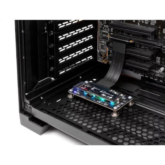 Adaptador PCIe 3.0 x4 a M.2 Key M Delock RGB con Lüfter