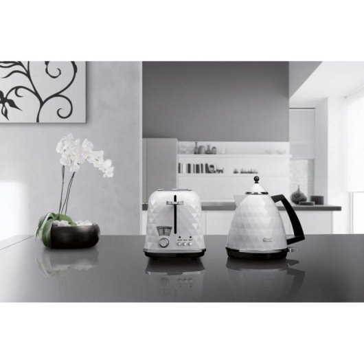 Bouilloire électrique DeLonghi Brillante KBJ 2001.W 1,7 L 2000 W Blanc