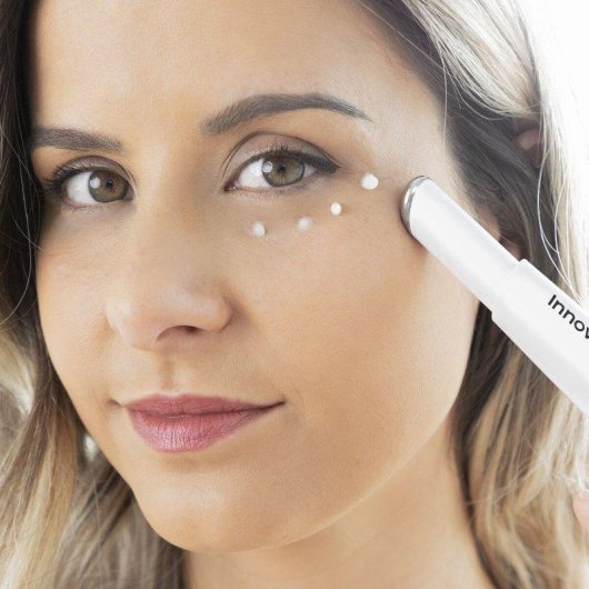 Pack Masajeador de Ojos Antiedad InnovaGoods con Fototerapia, Termoterapia y Contorno de Ojos CBD