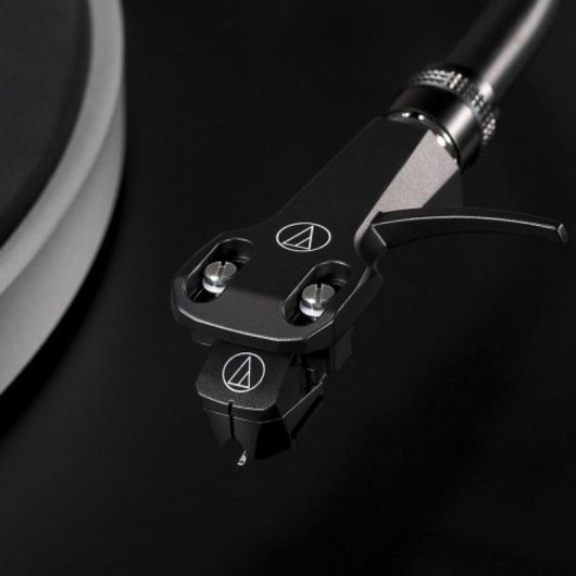 Tornamesa Audio-Technica AT-LP5X Tracción Directa Manual Negra Aluminio