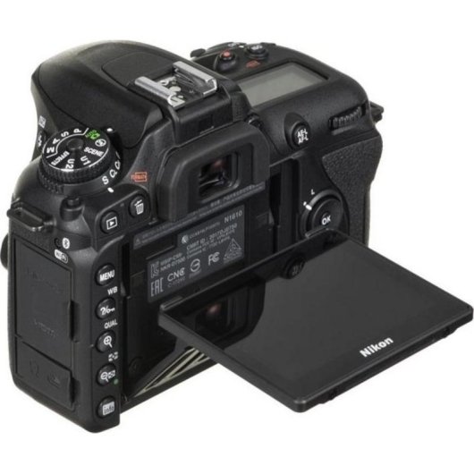 Spiegelreflexkamera Nikon D7500 Gehäuse 20,9 MP 4K Ultra HD WiFi AF 51 Punkte