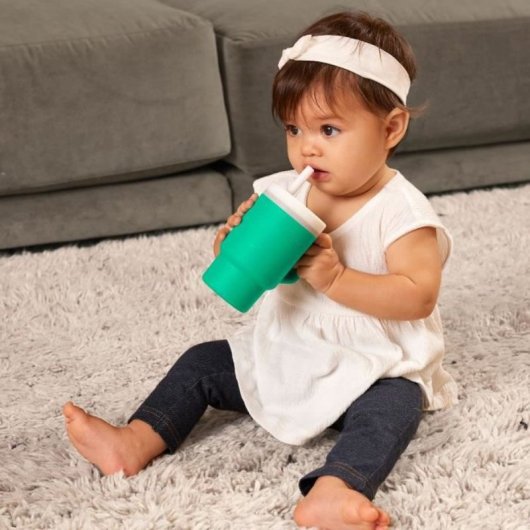 Infantino Ma Première Vaso De Entrenamiento De Silicona 270 Ml, Pajita Anti-fugas, Color Verde Sapin, Apto Desde 6 Meses