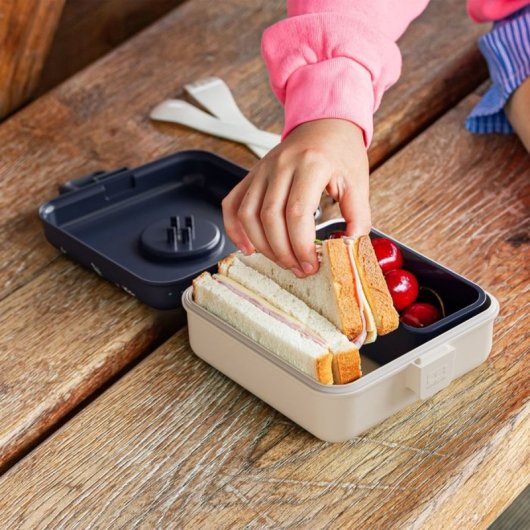 Monbento Snacky Kids 850 Ml Lobo Azul Con Cubiertos: Fiambrera Infantil Hermética A Migas, Compartimento Extraíble, Ventana De Inspección Y Personalización