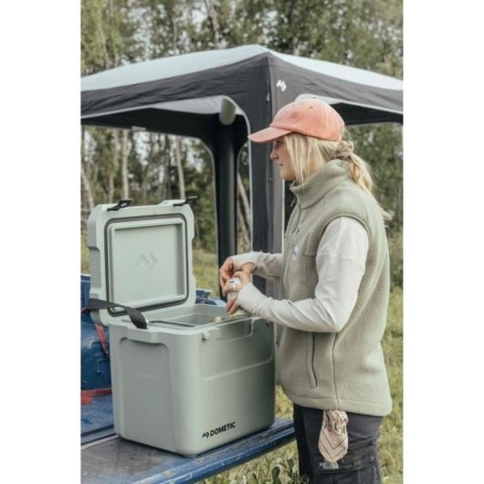 Dometic Cool Ice Ci 28 Cooler Rotomoldeada 28l Moss, Aislamiento Pu, Asa Y Asas Laterales, Cierres A Presión Con Apertura Segura A Una Mano, Bandeja Interior