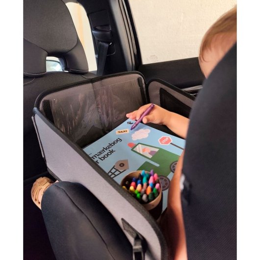 Tineo Bandeja De Actividades Para Coche (tamaño Pequeño), Gris, Plegable, Base Acolchada Y Laterales Elevados, Soporte Para Tablet/libro Y Bolsillos Laterales, Sujeción Con Correas Ajustables