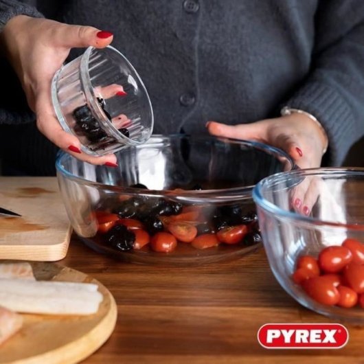 Pyrex Classic Cazuela Redonda De Vidrio Borosilicato 2,1 L Con Tapa, 20 Cm. Resistente Al Calor -40 °c A 350 °c, Asas Ergonómicas, Apta Para Horno Microondas Y Lavavajillas