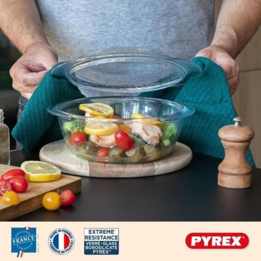 Pyrex Classic Cazuela Redonda De Vidrio Borosilicato 2,1 L Con Tapa, 20 Cm. Resistente Al Calor -40 °c A 350 °c, Asas Ergonómicas, Apta Para Horno Microondas Y Lavavajillas