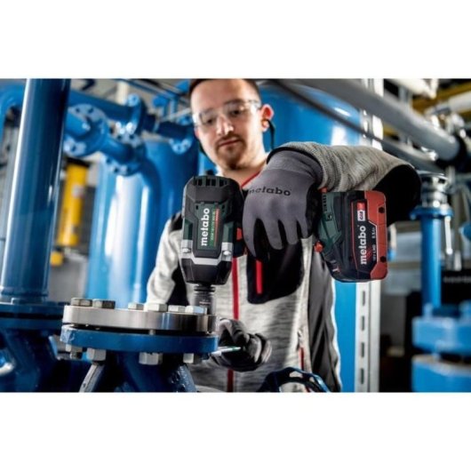 Metabo Ssw 18 Ltx 800 Bl Llave De Impacto A Batería 18v Brushless 800 Nm 1/2" Metabox 145 L Con Gancho (solo Herramienta)