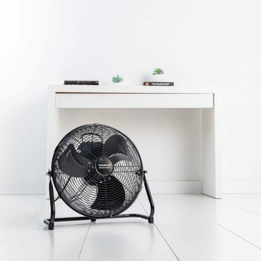 Ventoinha de Chão Taurus Sirocco 14 Black 60W 35cm 3 Velocidades Inclinação Ajustável