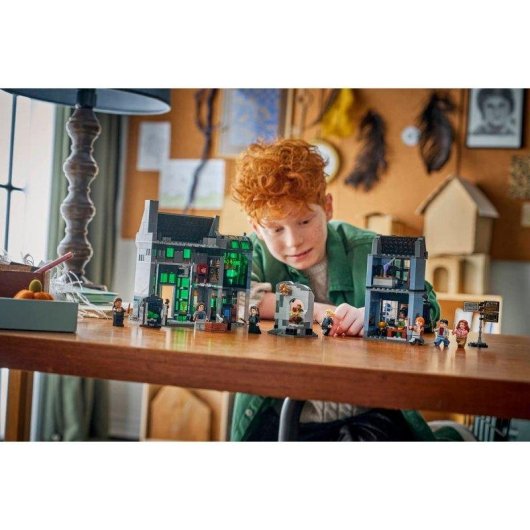 LEGO Harry Potter Tiendas Mágicas del Callejón Knockturn 76471 788 piezas