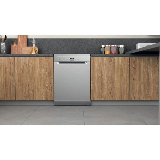 Lave-vaisselle Hotpoint HA6FA14BN7A0X 14 services A inox avec écran