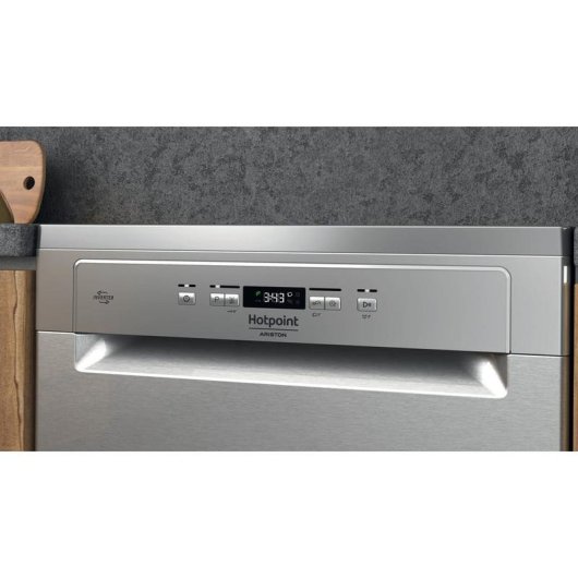 Lave-vaisselle Hotpoint HA6FA14BN7A0X 14 services A inox avec écran