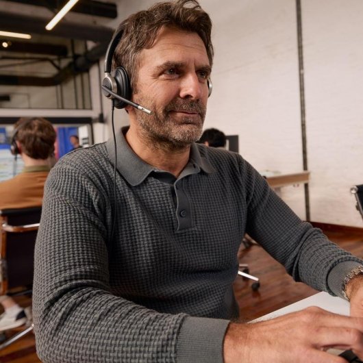 Auricolari Poly Mission 820 con cavo USB-C, cancellazione attiva del rumore, ufficio, nero