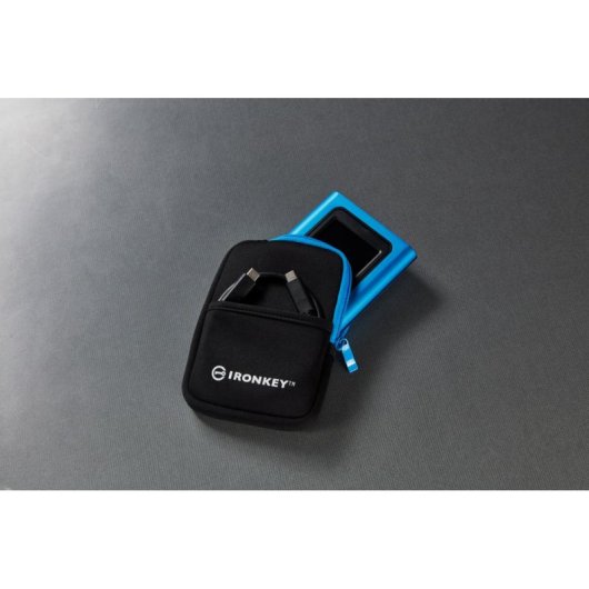 Disco Duro Kingston IronKey Vault Privacy 80 3,84TB SSD 250MB/s Azul táctil