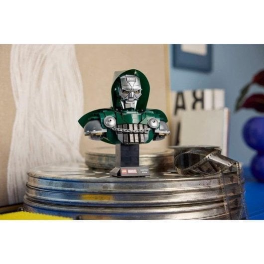 LEGO Marvel Busto del Dottor Destino 76345 379 pezzi