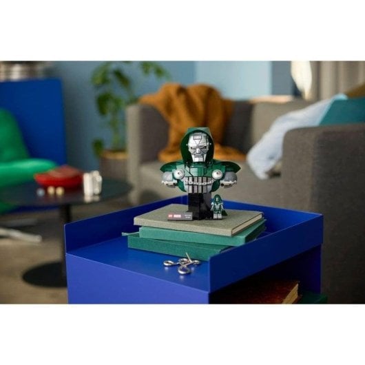 LEGO Marvel Busto del Dottor Destino 76345 379 pezzi